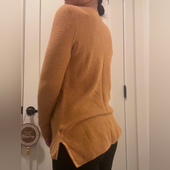 Cute Sweater Casual Fall Sweater • Small - Picture 3 of 3